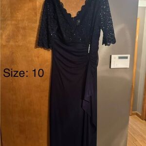 Elegant Navy Lace Evening Dress